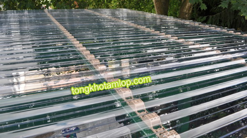 mai lop lay sang polycarbonate